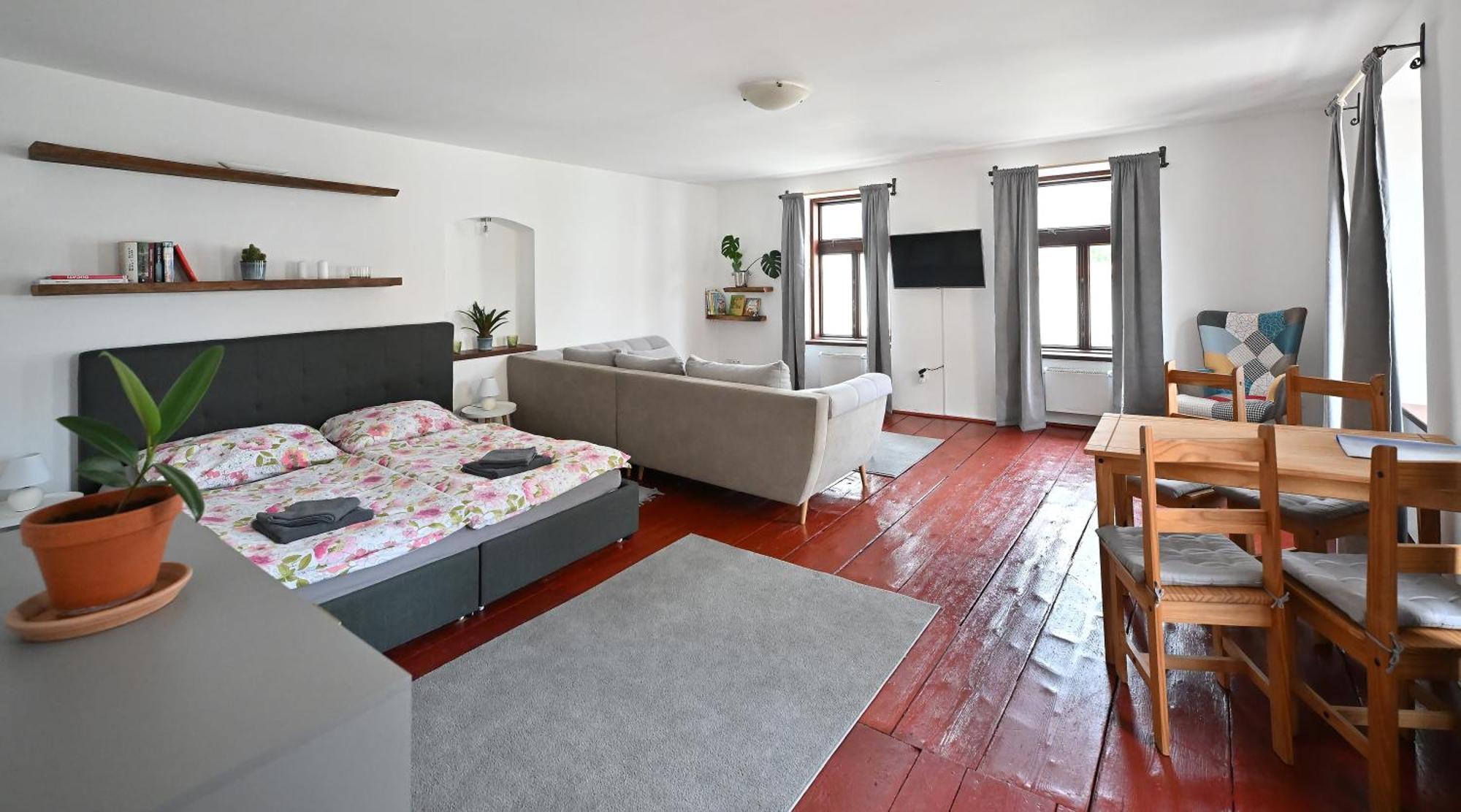 Apartman U Spinaru Trest Ngoại thất bức ảnh