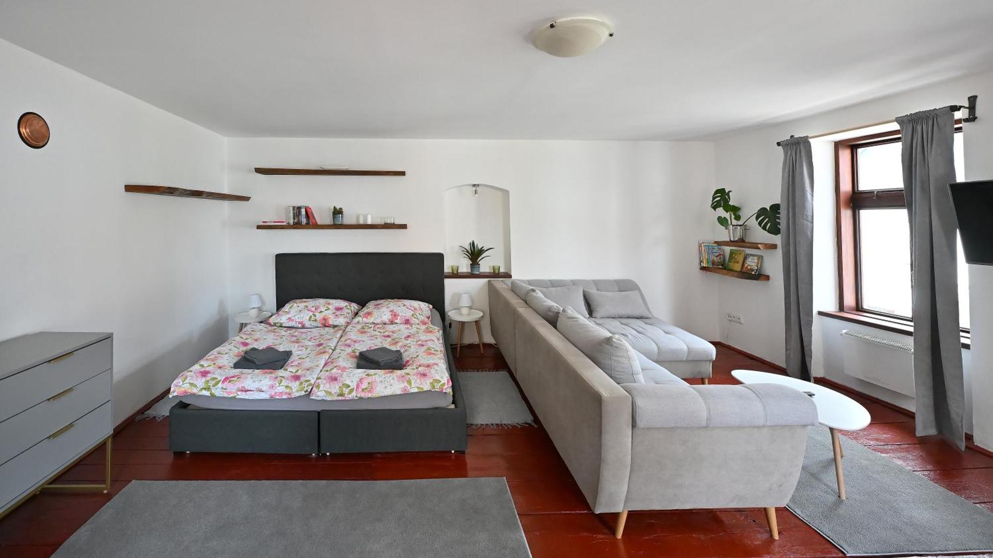 Apartman U Spinaru Trest Ngoại thất bức ảnh